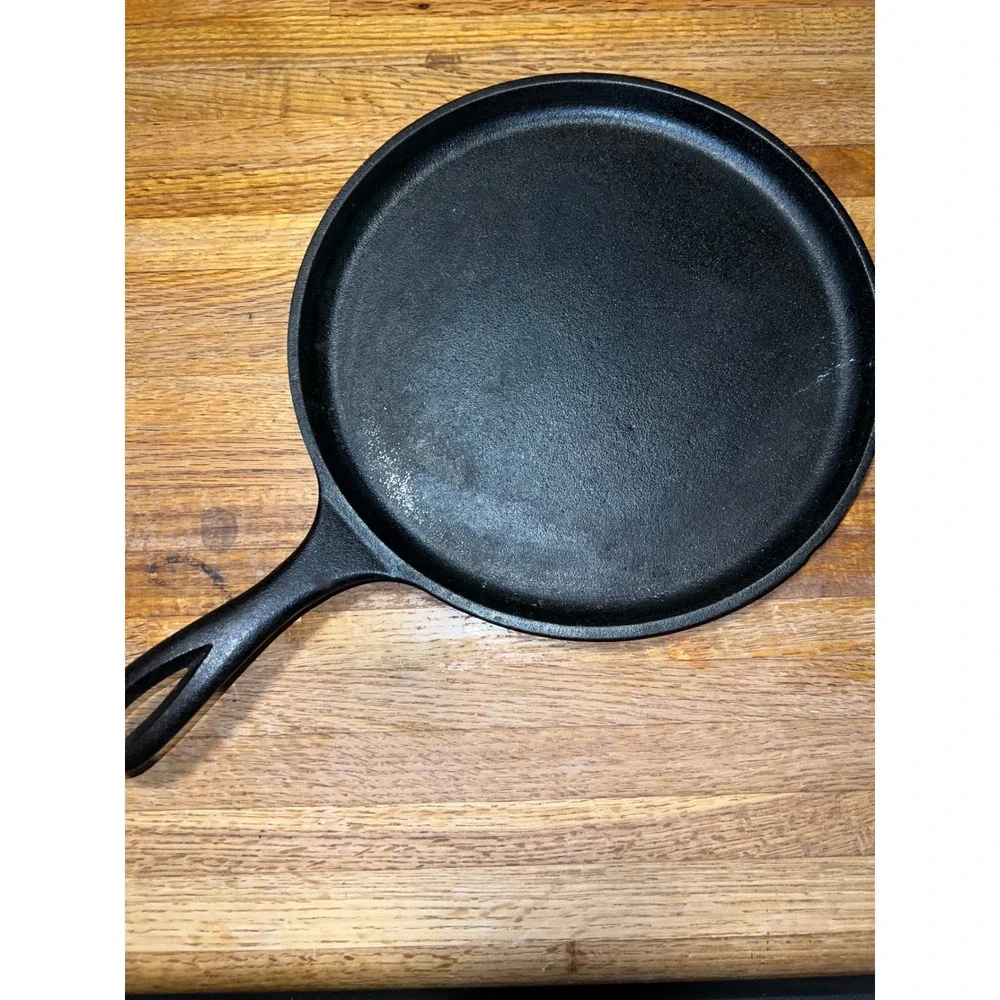Lodge Cast Iron Griddle Pan 10.5 Inch Round Skillet Made in‎ USA Black Cookware